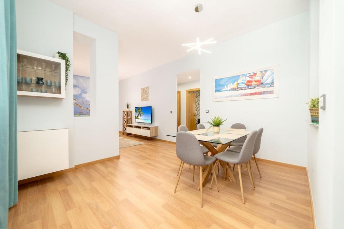-Malagasunapts- Stylish City Centre Pool&Parking Exterior foto
