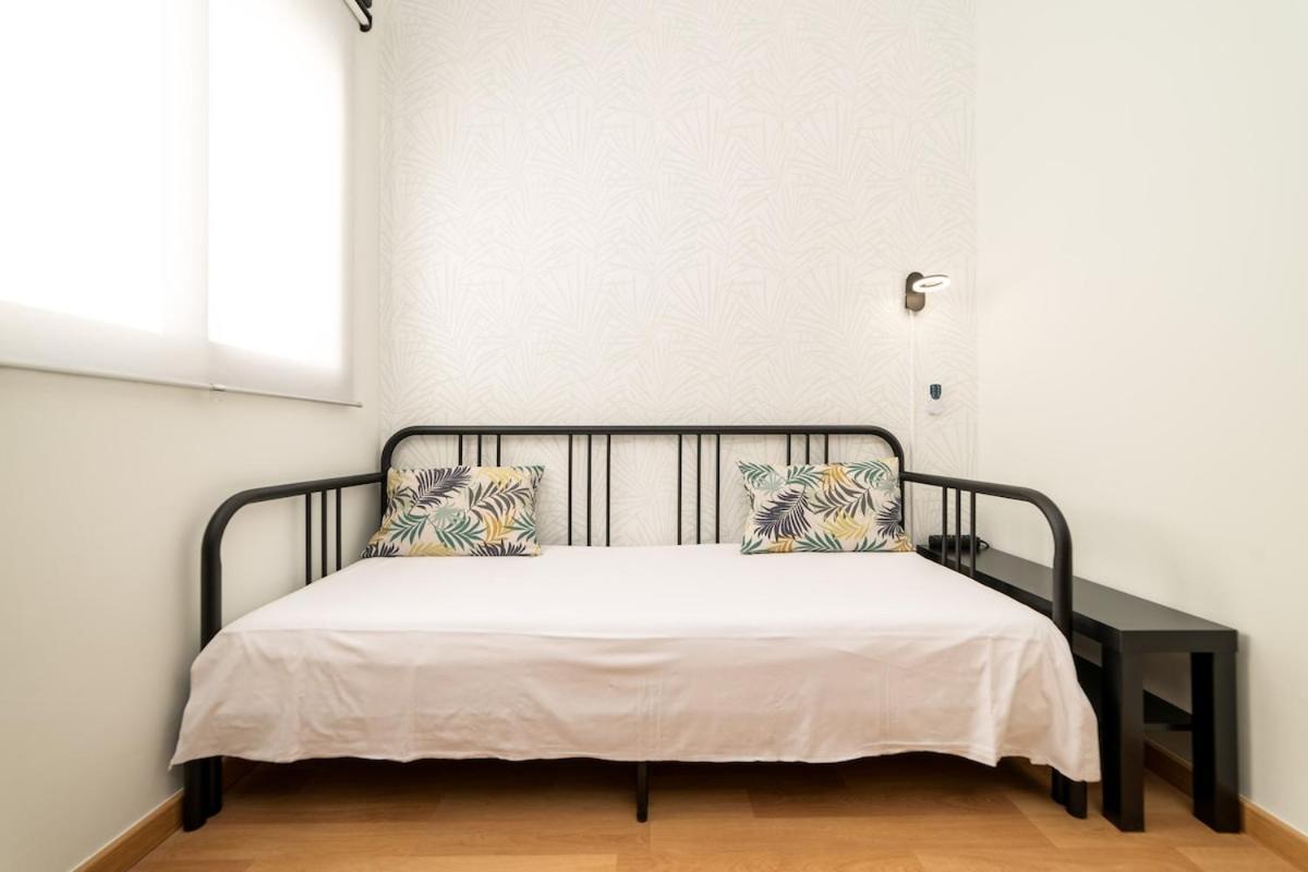 -Malagasunapts- Stylish City Centre Pool&Parking Exterior foto