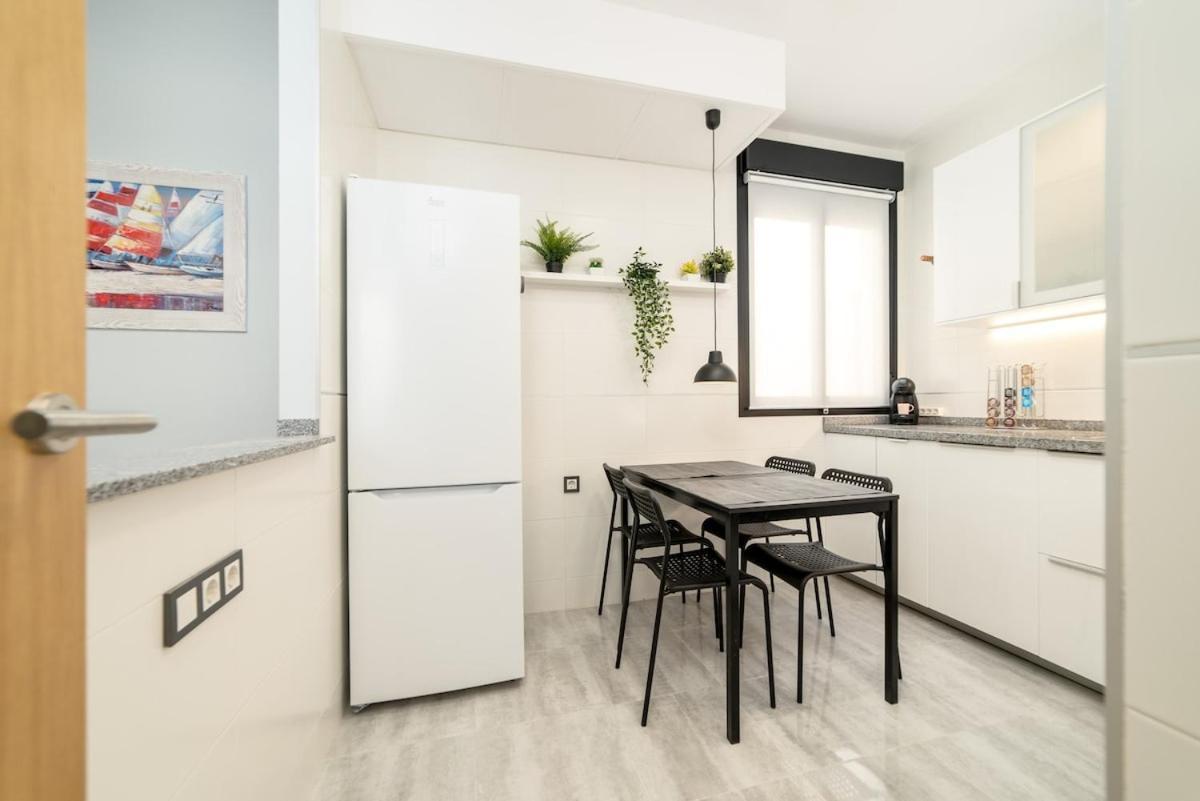 -Malagasunapts- Stylish City Centre Pool&Parking Exterior foto